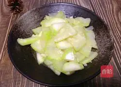 Illustration of how to stir-fry papaya to clear away heat and relieve heat 15