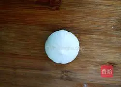 Illustration of how to make garlic snow peas 3