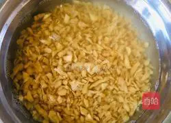 Stir-fried Cantonese preserved vegetables Illustration of how to do it 1