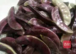 Illustration of how to cook lentils with oil residue 1