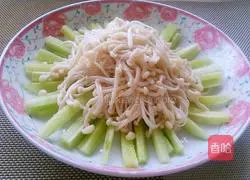 Illustration of how to make cold golden cucumber 7