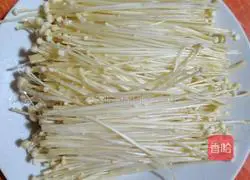 Garlic Enoki Mushroom Recipe Illustration 3