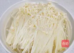 Illustration of how to make cold enoki mushrooms 1