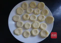 Shepherd's purse stir-fried with potato lumps Practice illustration 6