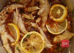 Illustration of how to make lemon chicken feet 11