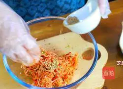 On a hot summer day, you can't resist the refreshing feeling - Korean spicy shredded radish recipe 14