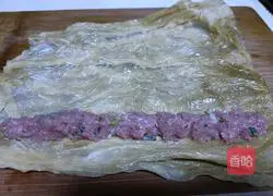 Snowflake meat minced tofu skin Illustration of how to make a roll 5