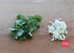 Illustration of how to make cucumber cold shredded dried tofu 4