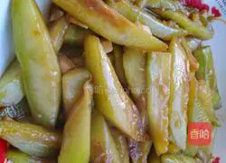 Illustration of how to make sweet and sour garlic loofah 5