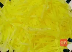 Illustration of how to stir-fry shredded potatoes 5