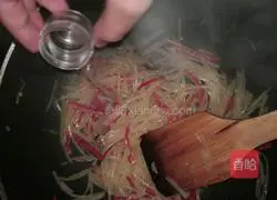 Illustration of how to make vinegar-coated potato shreds 9