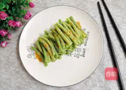 Sesame salad dressing is long Illustration of how to make beans 12