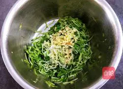 Illustration of how to make shredded radish meatballs 7