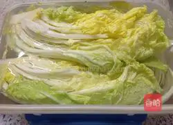 Illustration of how to make Korean spicy cabbage 3