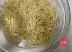 Illustration of how to make 3-minute quick dish of green onions mixed with Qianzhang (dried tofu) 4