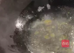 Illustration of how to make cold kelp shreds 8