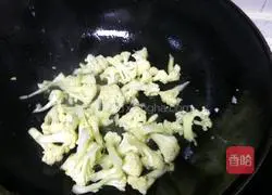 Illustration of how to make fried cauliflower 4