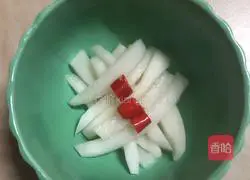 Illustration of how to make spicy and sour radish 7