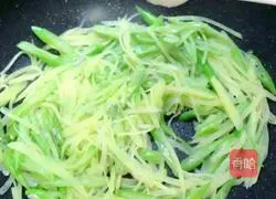 Illustration of how to make vegetarian fried double strands 9