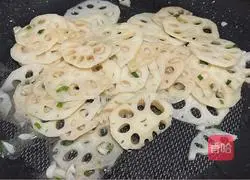 Illustration of how to make stir-fried lotus root 6
