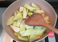 Illustration of how to make red braised old cucumbers 7
