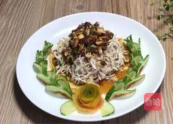  Illustration of how to make cold shredded chicken 16