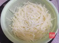 Illustration of how to make shredded potatoes with soy sauce 1 