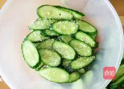 Illustration of how to make quick pickled cucumbers and pickles 3