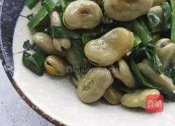 Illustration of how to make stir-fried broad beans with leeks 6