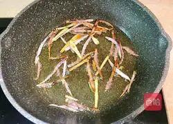 Illustration of how to make broad beans with scallion oil 4