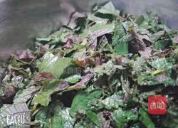 Illustration of how to make perilla pickles 1