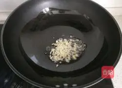 Illustration of how to stir-fry luffa vermicelli 6