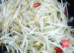 Stir-fried mung bean sprouts Practice illustration 5