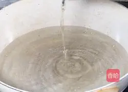 Illustration of how to make ginger lotus root slices 4