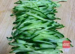 Illustration 3 of how to make beef tendon noodles mixed with cucumber (sesame sauce)
