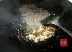 An illustration of how ants climb a tree 7