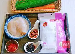 Illustration of spicy and refreshing cold shredded chicken 1