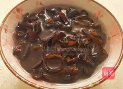 Illustration of how to make cold fungus and cucumber 2