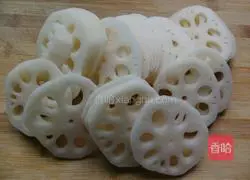 Illustration of how to make cold and spicy lotus root slices 2