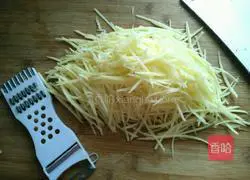 Illustration of how to make spicy potato shreds 3