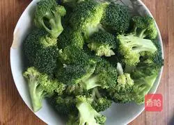 Broccoli Illustration of how to make fried tomatoes 1