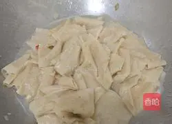 Illustration of how to make stir-fried bean skin with leeks 6