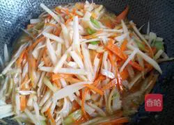 Illustration of how to make stir-fried lotus root 5