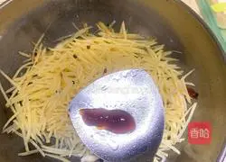 Illustration of home-style stir-fried shredded potatoes 5