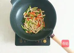 Illustration of how to make celery and dried beans 3