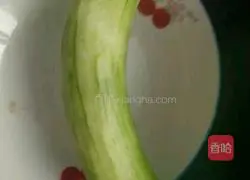 Illustration of how to make garlic loofah 2