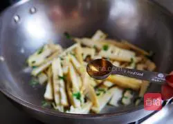 Illustration of how to make spring bamboo shoots in sauce 8