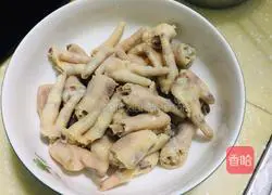 Illustration of how to soak chicken feet in lemon 5