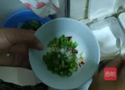 Illustration of how to make enoki mushrooms in oil 6