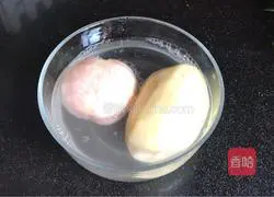 Illustration of how to cook potatoes with fresh peaches 1